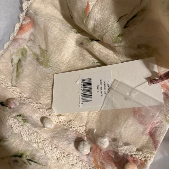 LoveShackFancy Emmalou Linen Floral Crop Top - Picture 6 of 10